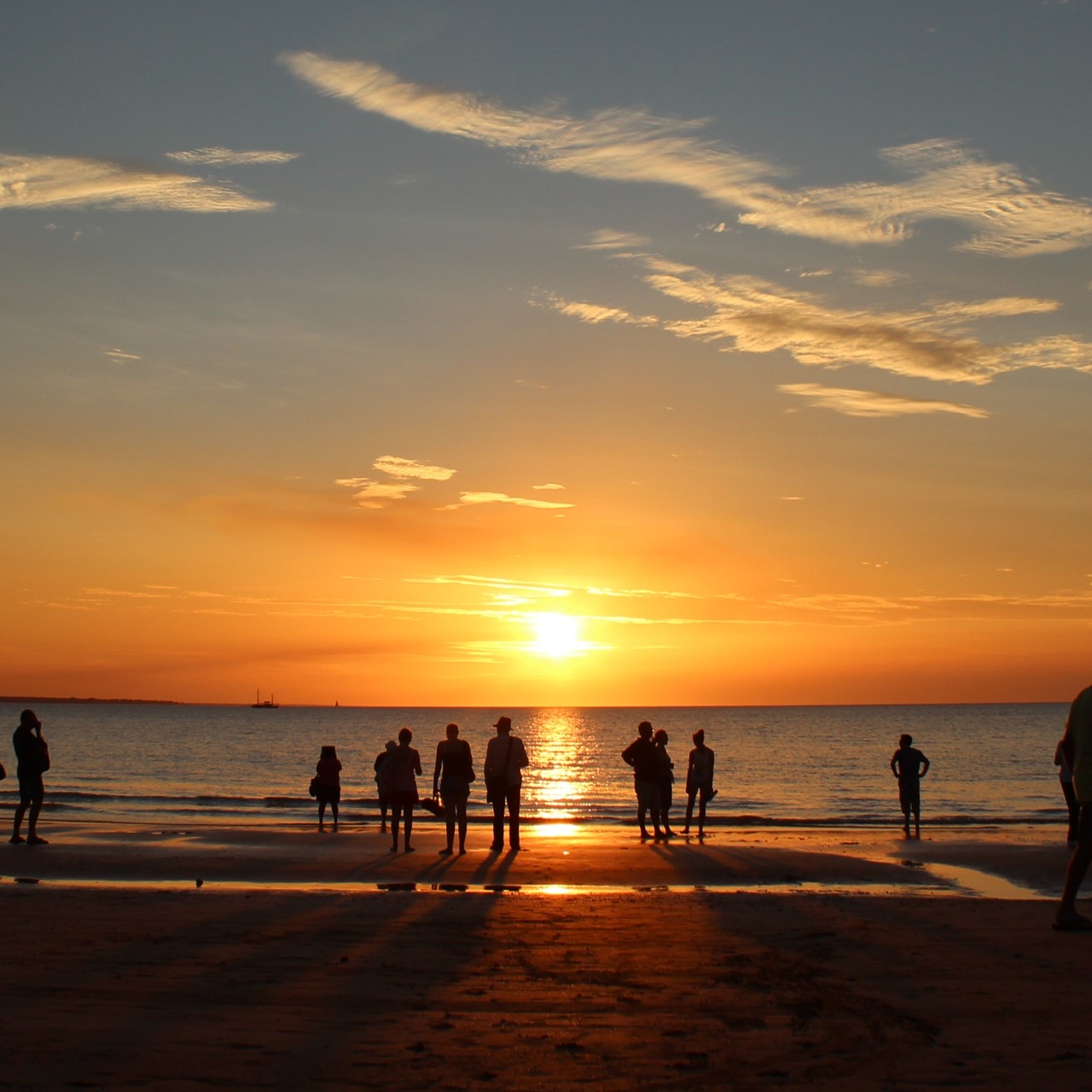 ノーザンテリトリー、ダーウィン・シティ、ミンディル・ビーチの夕焼け © Aude Mayans/Tourism NT