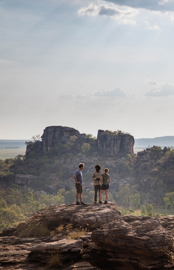 ノーザンテリトリー、カカドゥ・カルチュラル・ツアーズ © James Fisher/Tourism Australia