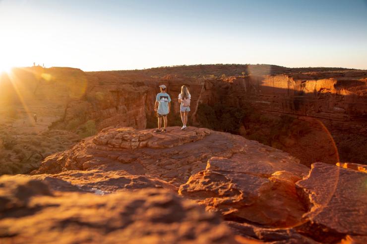 ノーザンテリトリー、キングス・キャニオン（Kings Canyon）、キングス・キャニオン・リム・ウォーク（Kings Canyon Rim Walk）© Tourism Australia