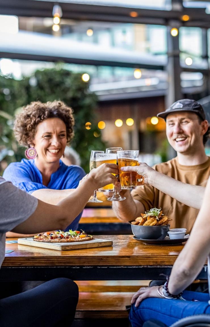 더 프리싱트 태번, 다윈, 노던 테리토리 © Tourism NT/Helen Orr