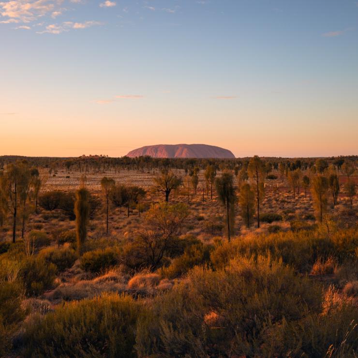 Uluru, Trung tâm Đỏ, © NT Tourism Australia Uluru, Trung tâm Đỏ, © NT Tourism Australia