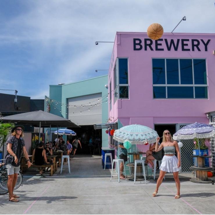 Vườn bia Lost Palms Brewing Company, Miami, Gold Coast QLD © Công ty sản xuất bia Lost Palms Vườn bia Lost Palms Brewing Company, Miami, Gold Coast QLD © Công ty sản xuất bia Lost Palms