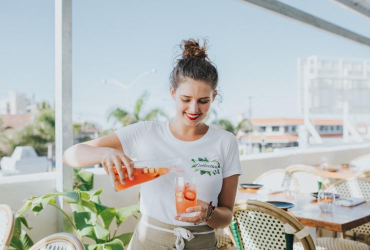 Quầy bar trên tầng thượng The Collective trên Gold Coast © Destination Gold Coast Quầy bar trên tầng thượng The Collective trên Gold Coast © Destination Gold Coast