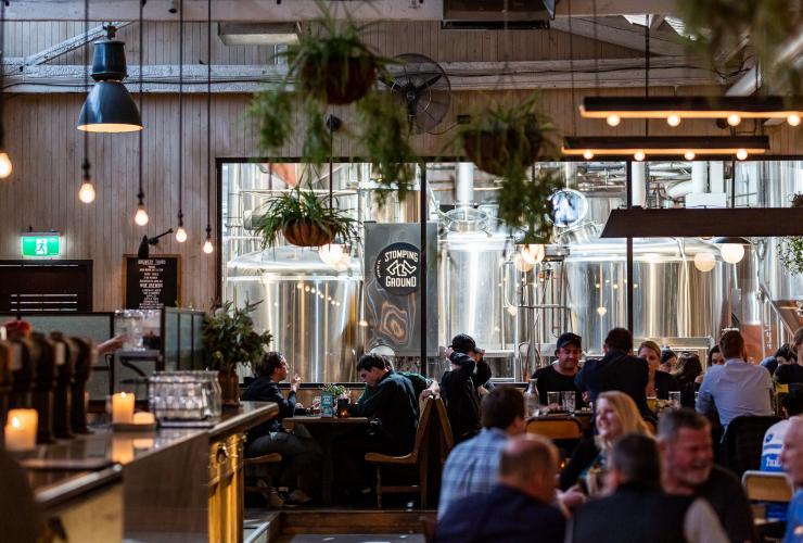 Cảnh quay nội thất của Stomping Ground Brewery Co. trong Collingwood © Stomping Ground Brewery Co. Cảnh quay nội thất của Stomping Ground Brewery Co. trong Collingwood © Stomping Ground Brewery Co.