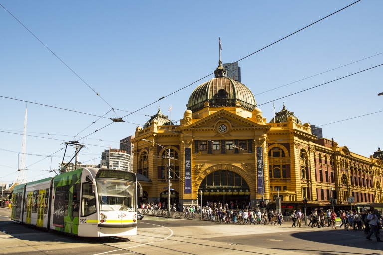 Ga Flinders Street, Melbourne, Victoria © Josie Withers Nhiếp ảnh Ga Flinders Street, Melbourne, Victoria © Josie Withers Nhiếp ảnh