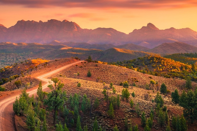 Thung lũng Bunyeroo, Dãy núi Flinders, SA © Ben Goode Thung lũng Bunyeroo, Dãy núi Flinders, SA © Ben Goode