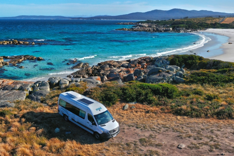 歌斯灣有戶外露營車停泊於路邊©Tourism Australia 歌斯灣有戶外露營車停泊於路邊©Tourism Australia