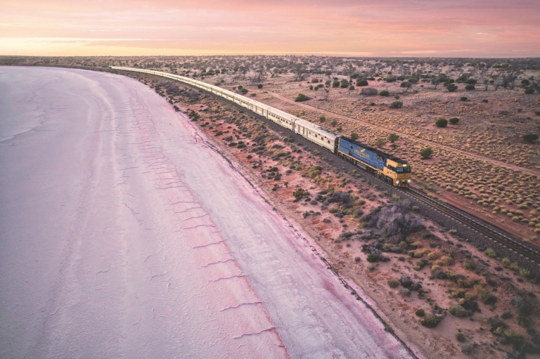 南澳州（SA）克特湖（Lake Hart）印度洋-太平洋號列車 © Andrew Gregory