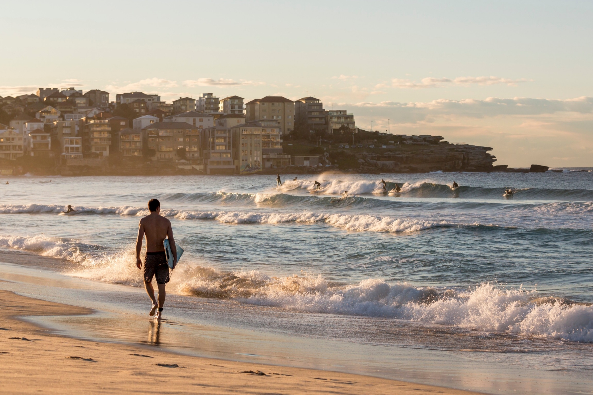 新南威爾士州悉尼的邦迪海灘（Bondi Beach）©Daniel Boud/新南威爾士州旅遊局
