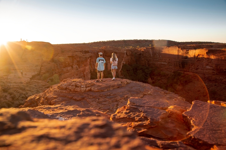 北領地帝王谷的帝王谷步行山道（Kings Canyon Rim Walk）©澳洲旅遊局