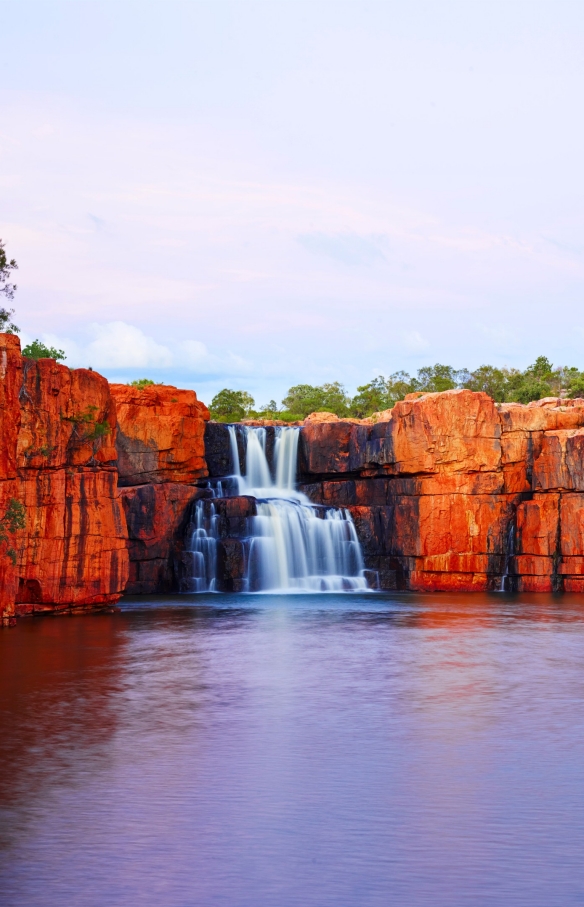 西澳金伯利的木麻黃瀑布（Casuarina Falls）©Tony Hewitt