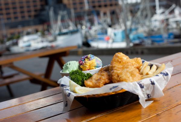 塔斯曼尼亞荷伯特的Mures Lower Deck©Sam Shelley