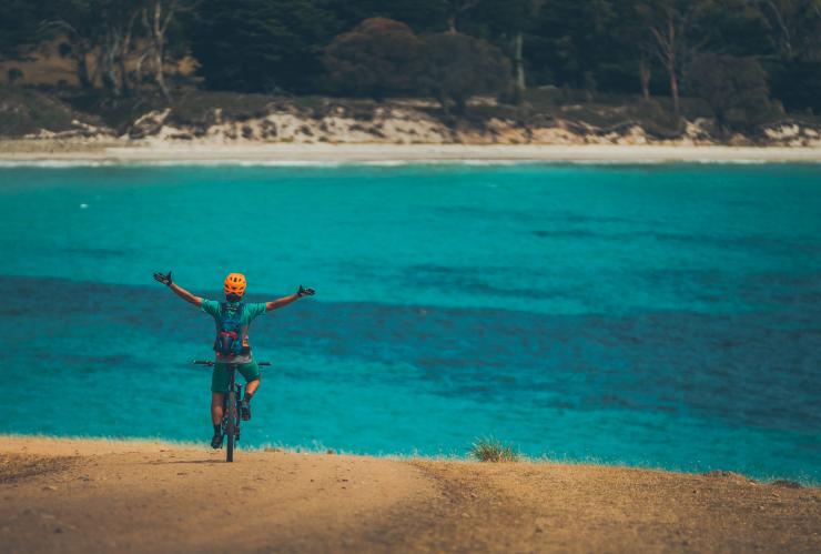 塔斯曼尼亞，瑪利亞島國家公園，登山車運動©Flow Mountain Bike