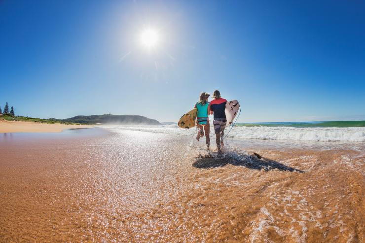 Surfing, Palm Beach © Destination NSW