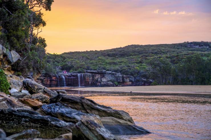 皇家國家公園（Royal National Park）瀑布的夕陽景色©澳洲旅遊局