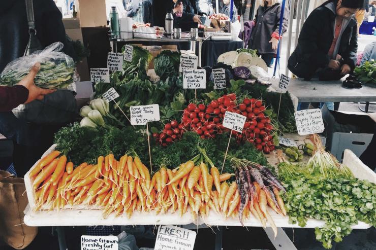 Farm Gate Market, Hobart, Tasmania © Connie Cheng