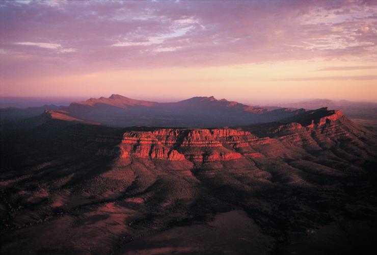 Wilpena Pound, Flinders Ranges National Park, SA © South Australian Tourism Commission/Adam Bruzzone