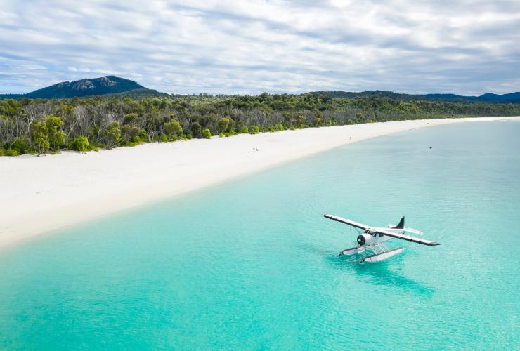 Whitehaven Beach, Whitsunday Island, QLD ©  Tourism and Events Queensland