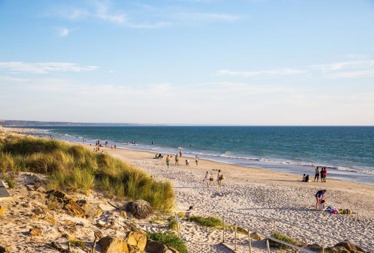 Henley Beach, Adelaide, South Australia © South Australian Tourism Commission