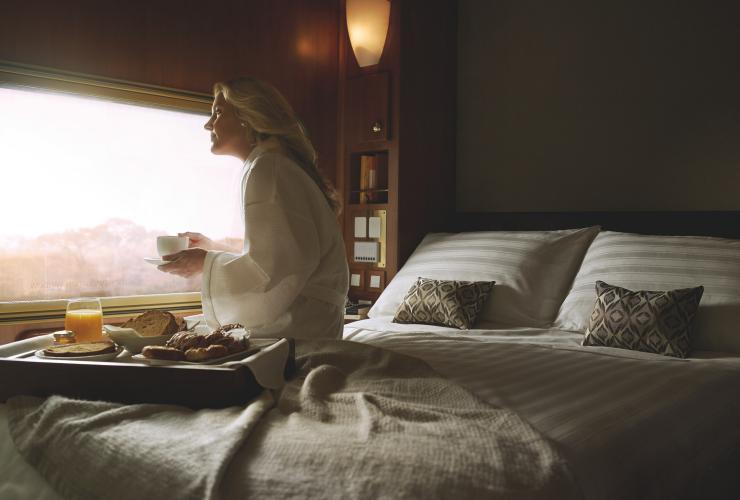 Platinum Service Cabin at Night, Journey Beyond © Journey Beyond