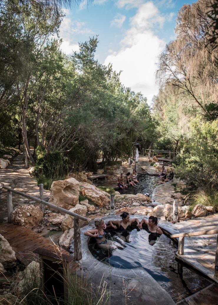 Tempat pemandian di Peninsula Hot Springs, VIC © Peninsula Hot Springs