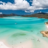 Vista aerea verso Whitehaven Beach da Hill Inlet nelle Whitsunday © Tourism and Events Queensland