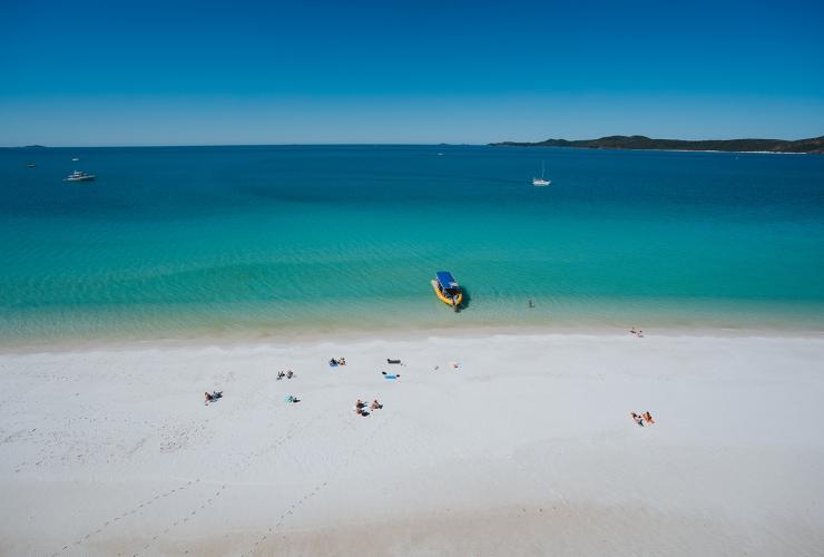 Heli Reef, Whitehaven Beach, Queensland © Tourism Australia