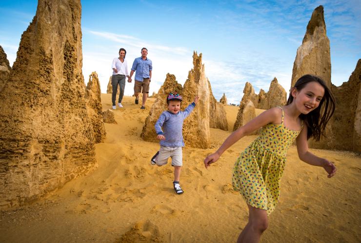 I Pinnacles, Nambung National Park, Western Australia © KIRKLAND