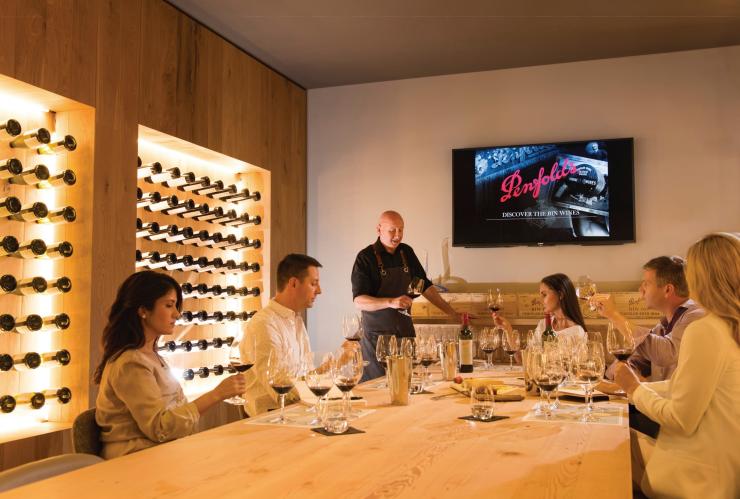 Degustazione di vini presso Penfolds Magill Estate, Magill, South Australia © South Australian Tourism Commission