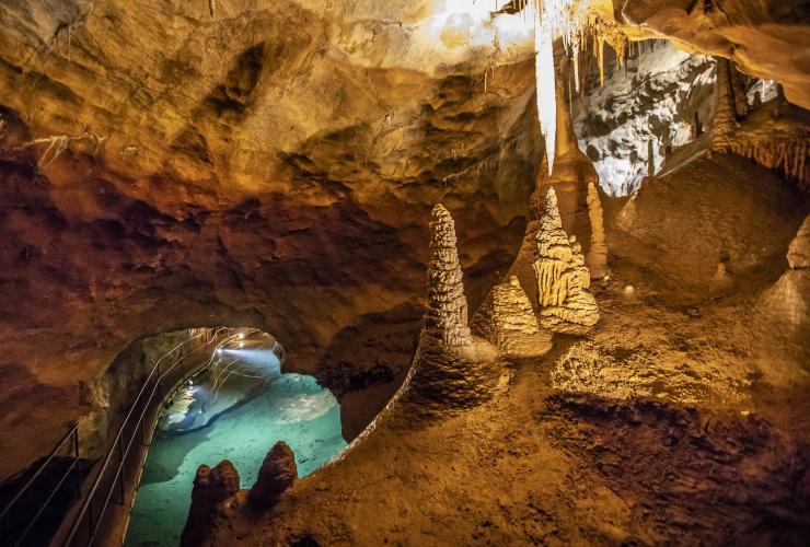 Jenolan Caves, Blue Mountains, New South Wales © Destination NSW