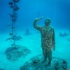 タウンズビル近くの海中美術館にある水中彫刻の展示 © Matt Curnock