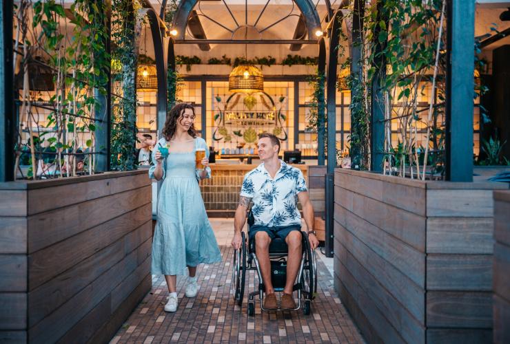 クイーンズランド州、フォーティテュード・バレー、バレー・ホップ・ブルーイング © Tourism and Events Queensland
