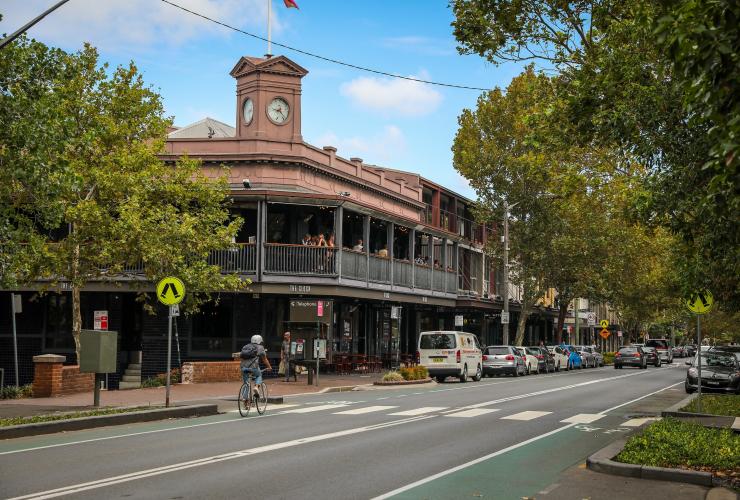 ニュー・サウス・ウェールズ州、シドニー、サリー・ヒルズ、ザ・クロック・ホテル © City of Sydney/Katherine Griffiths