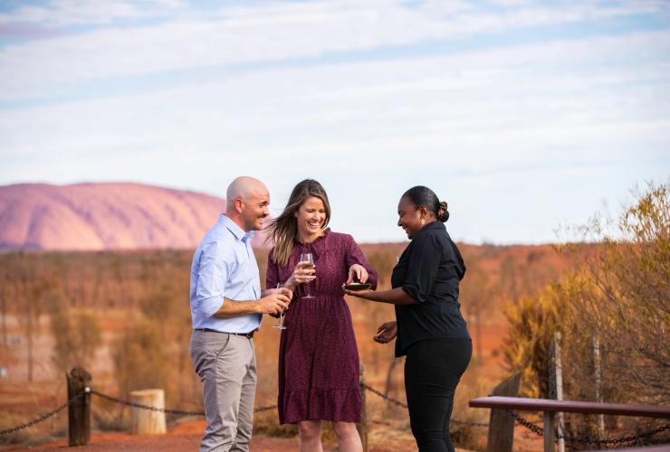 ノーザンテリトリー、ウルル、サウンズ・オブ・サイレンス © Tourism NT/Helen Orr