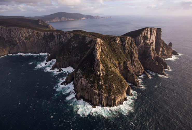 タスマニア州、ケープ・ピラーとザ・ブレード、スリー・ケープス・トラック © Tasmania Parks and Wildlife Services
