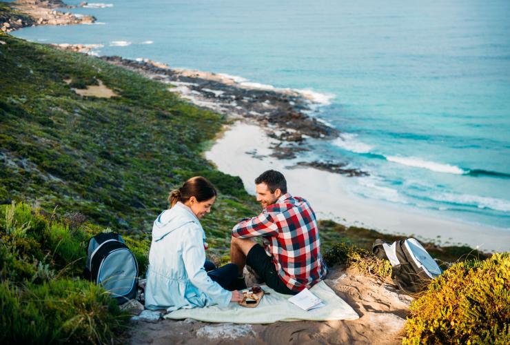 西オーストラリア州、ウィルヤブラプ・クリフス、ケープ・トゥ・ケープ・トラック © Tourism Western AustraliaおよびWalk into Luxury