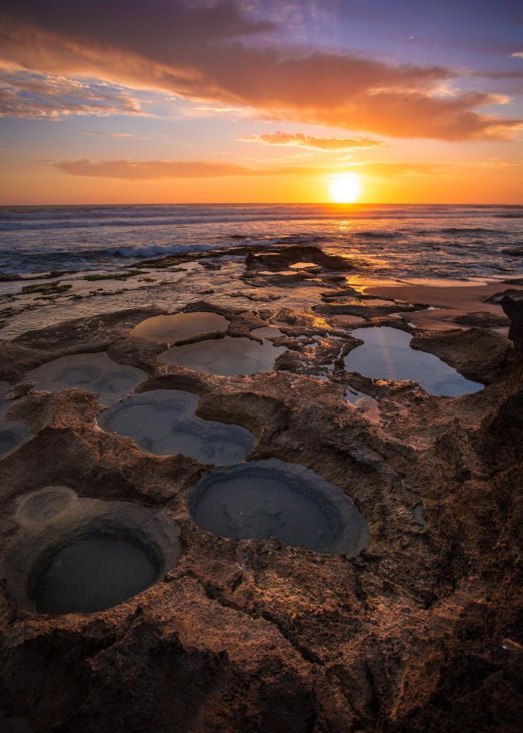ビクトリア州、グレート・オーシャン・ロード、ヨハンナ・ビーチ、12使徒シグネチャー・ウォーク © Twelve Apostles Lodge Walk / Great Walks of Australia