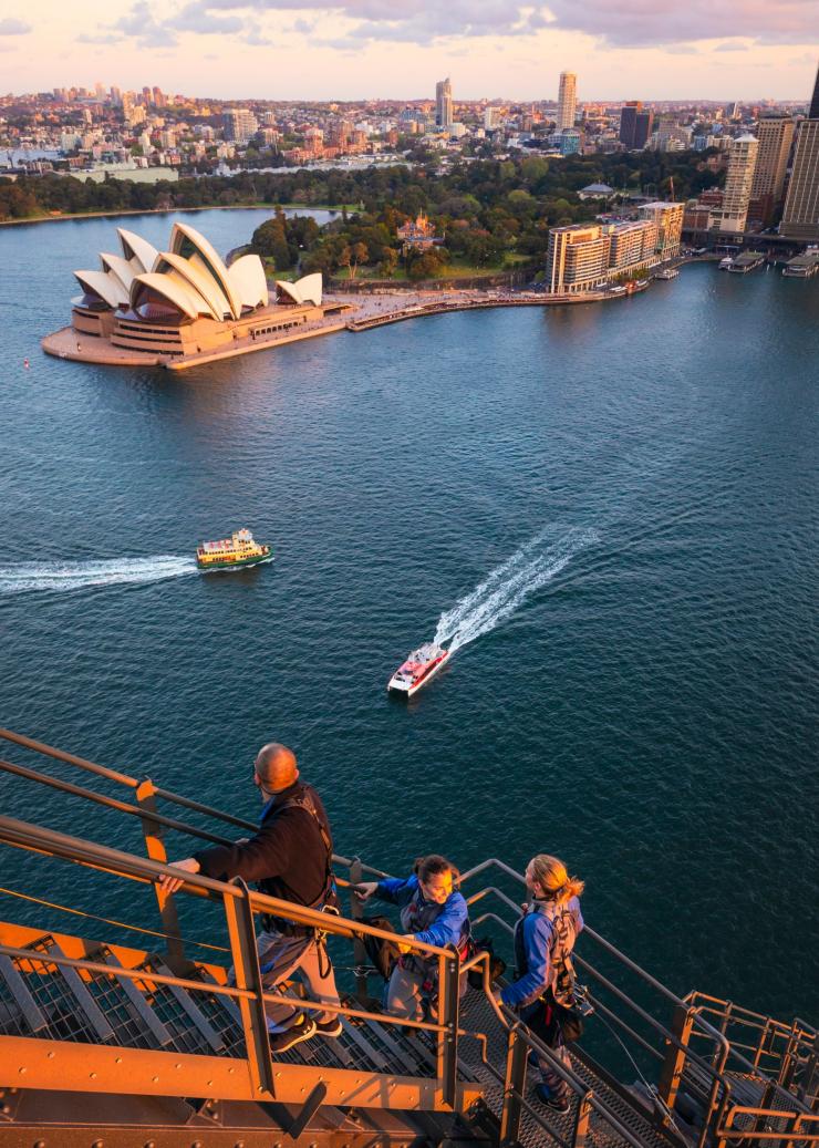 新南威爾士州（New South Wales）悉尼的攀橋（BridgeClimb）體驗©澳洲旅遊局