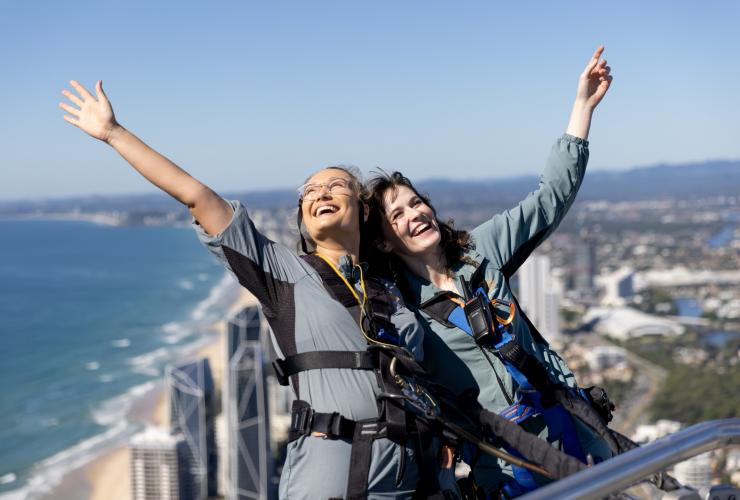昆士蘭州（Queensland）滑浪者天堂（Surfers Paradise）的Skypoint Climb©澳洲旅遊局