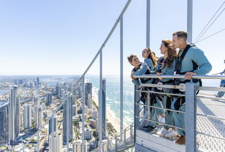 昆士蘭州（Queensland）滑浪者天堂（Surfers Paradise）的Skypoint Climb©澳洲旅遊局
