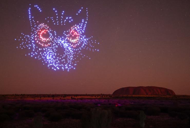 北領地烏魯魯-卡塔丘塔國家公園的Wintjiri Wiru體驗©Getty Images/Voyages Indigenous Tourism Australia阿南古族人通過由RAMUS設計和製作的無人機和聲光匯演，講述由Kaltukatjara社群以至烏魯魯的Mala族故事