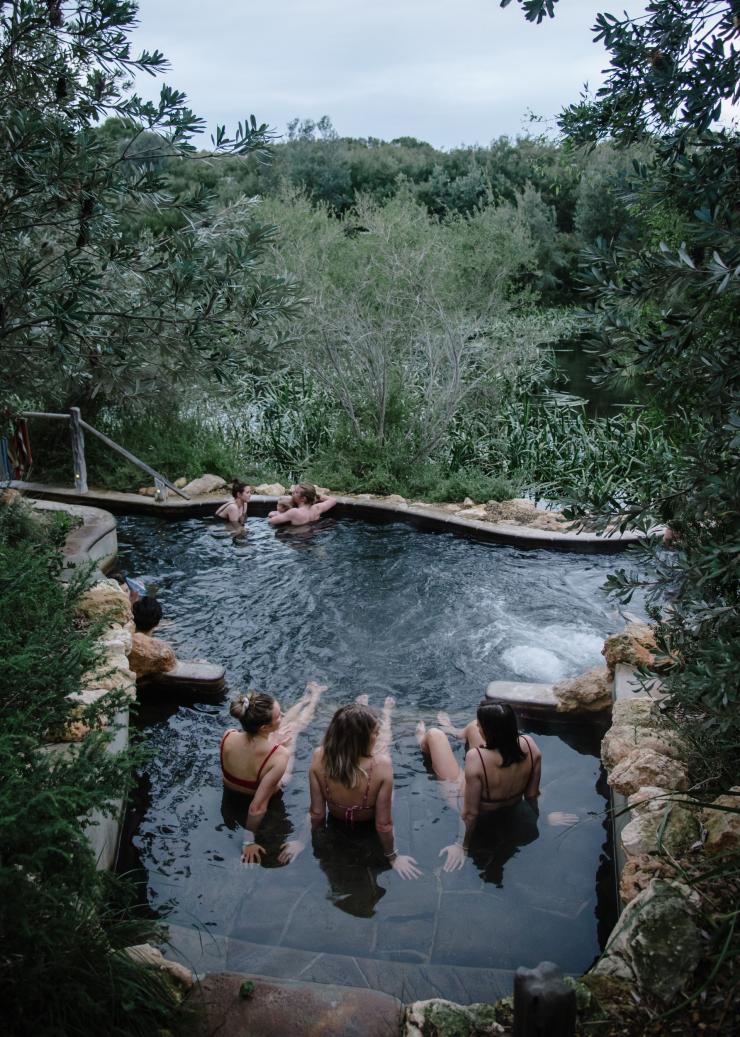 維多利亞州芬戈爾（Fingal）的半島溫泉（Peninsula Hot Springs）©半島溫泉