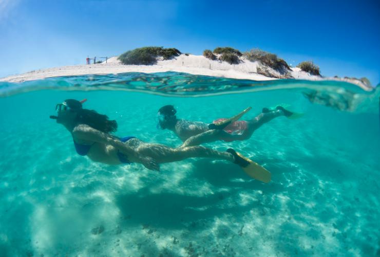 西澳州寧格魯海洋公園（Ningaloo Marine Park）的綠松石灣（Turquoise Bay）©西澳州旅遊局